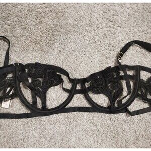 NWT Victoria's Secret Very Sexy Black Bra 34 C Floral New Hollow Out Lingerie